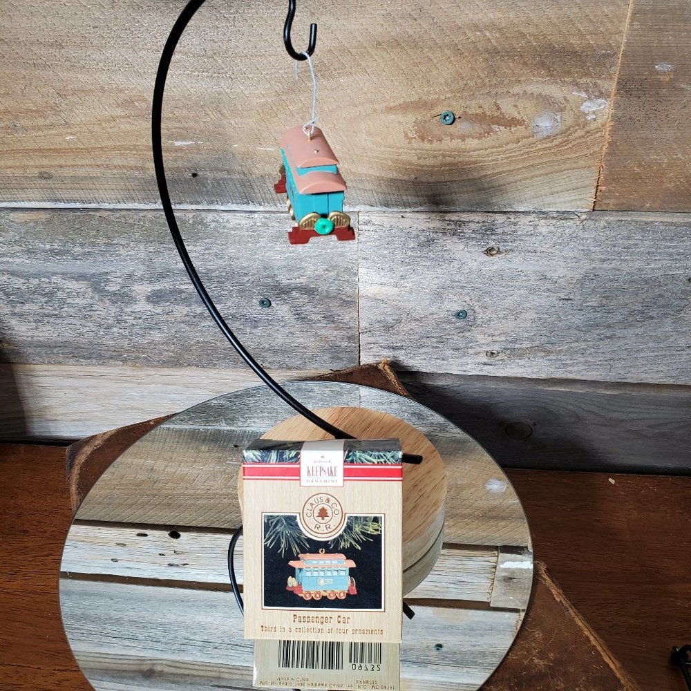 1991 Handcrafted Hallmark Keepsake Ornament - Claus & Co R.R. Passenger Car